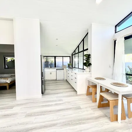 Amazing Ocean Villa Close To Natural Rock Pools-2